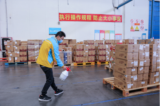 0217戰(zhàn)“疫”大考 蘇寧物流在廣州率先恢復當日達配送196.png