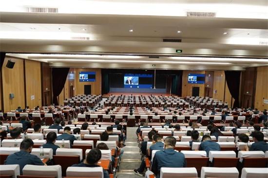 五四青年節(jié)，譚旭光勉勵員工：幸福是靠奮斗出來的