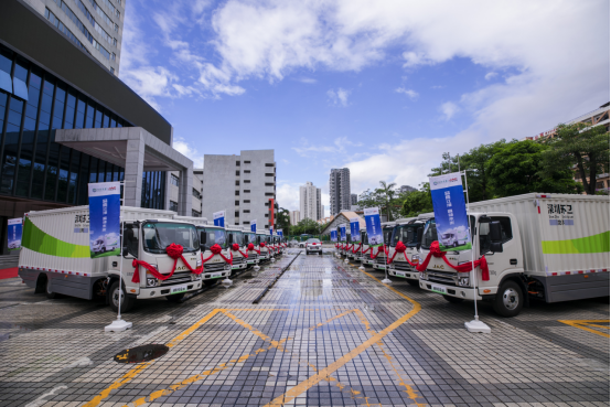 【宣傳通稿-終】支承環(huán)保大業(yè)、共筑綠色未來——江淮汽車首批51臺新能源商用車交付深圳支氏環(huán)保1613.png