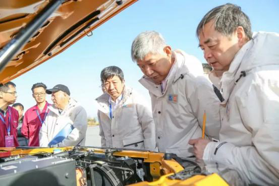 再獲技術創(chuàng)新獎——江淮新能源商用車以高品質贏得用戶信賴1507.png