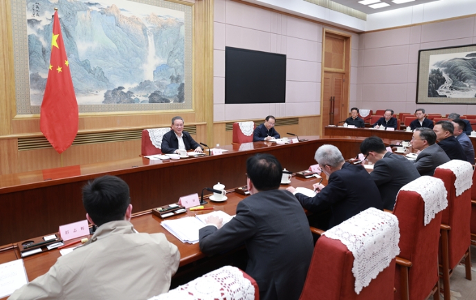    李強(qiáng)主持召開經(jīng)濟(jì)形勢(shì)專家和企業(yè)家座談會(huì)