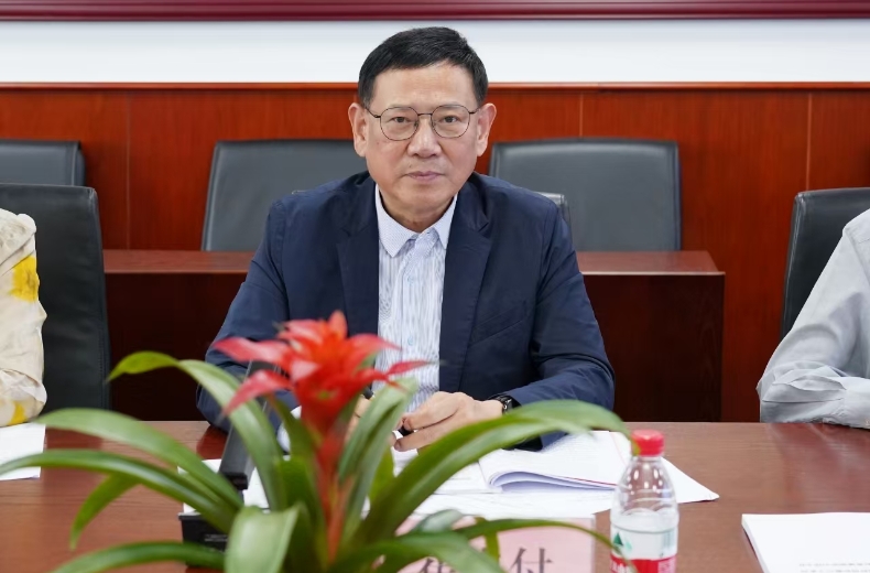 崔忠付主持《汽車零部件物流 塑料周轉(zhuǎn)箱尺寸系列及技術(shù)要求》國家標(biāo)準(zhǔn)預(yù)審會(huì)